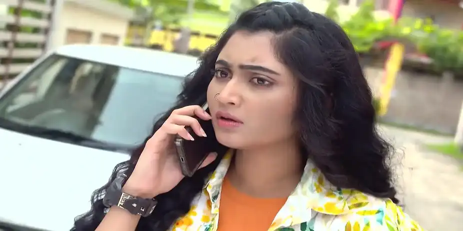 Mehendi's Phone Displays Divya's Number - Jagadhatri