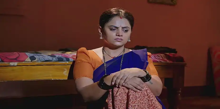 Chalvi's Friend Tries to Comfort Her - Lakshmi Nivasa