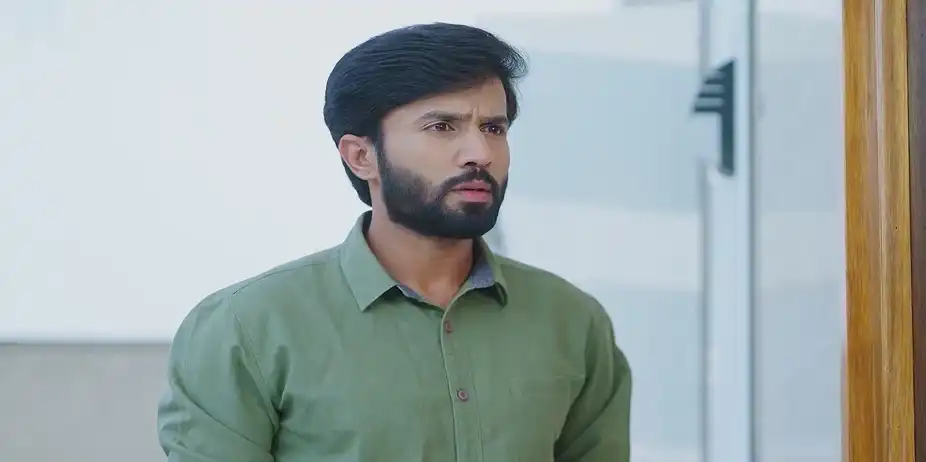 Jeevan Learns Rajendra Bhoopathi's Truth - Amruthadhaare