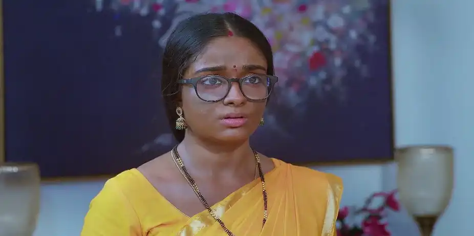 Deepa Questions Soundharya over Her Plan - Brahmagantu