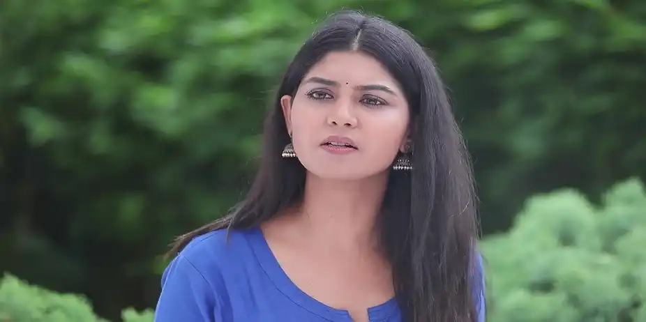 Vishalakshi Slaps Janani - Mounam Pesiyadhe