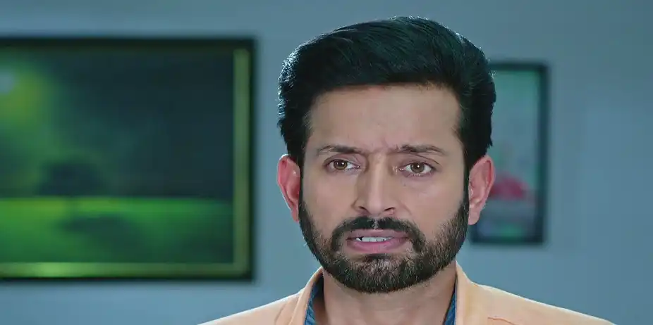 Vaibhav Manipulates Navneet - Mannat