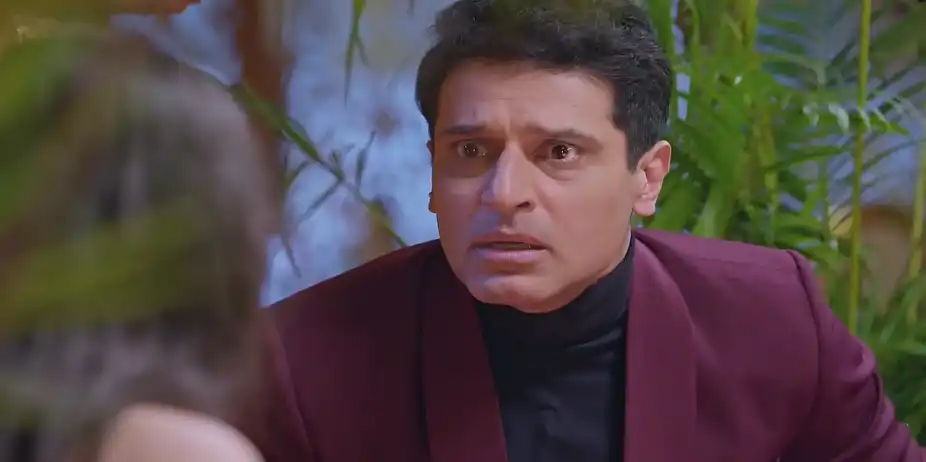 Naina Briefs Karan on Prarthana’s Plight - Kumkum Bhagya