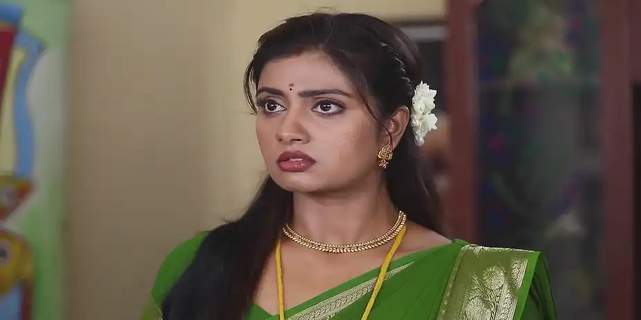 Maya Gets Suspicious - Maari