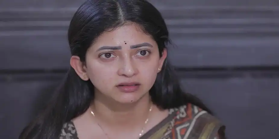Bharathi Gets Emotional - Idhayam