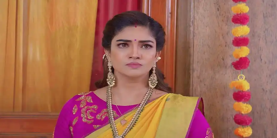 Chandrakala Argues with Chamundeshwari - Karthigai Deepam