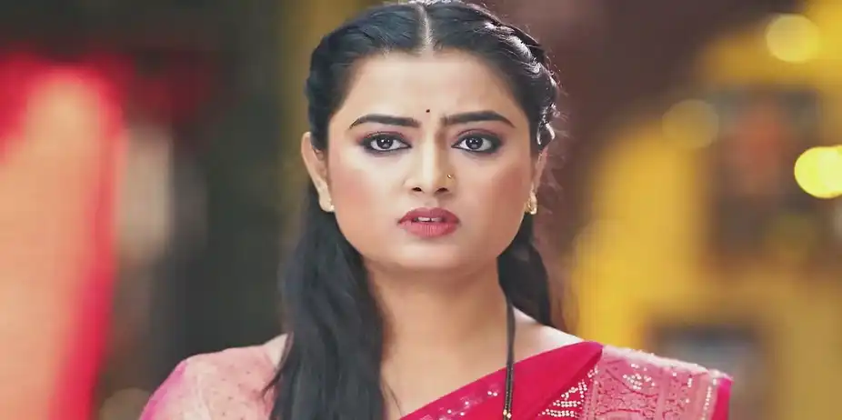 Will Surya Send Tejashree with Shatrughan? - Lakhat Ek Amcha Dada