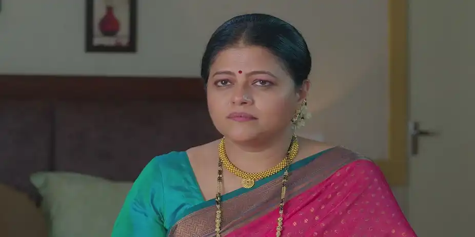 Chandan Asks Rocky a Question about Love - Shiva