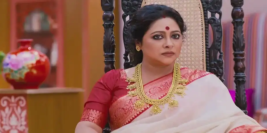 Indrani Chews up IT Officer Amit's career - Kusum