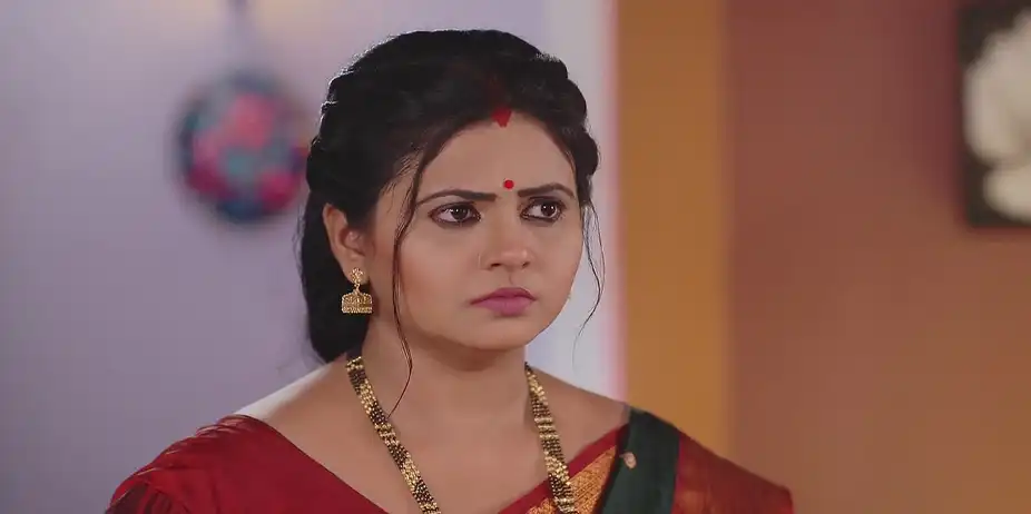 Janki Scolds Shubalakshmi - Tuma Bina