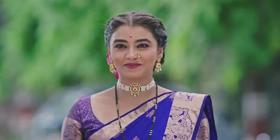 Tulja Tells Everyone about Surya's Fast - Lakhat Ek Amcha Dada