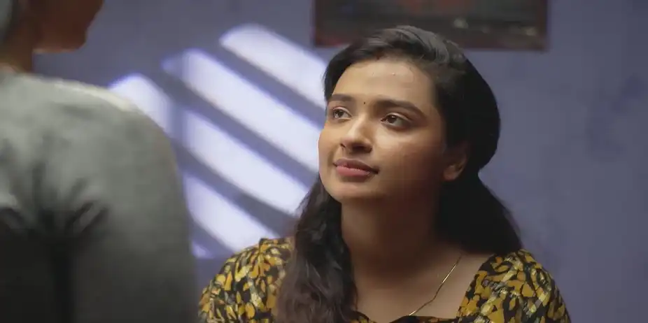 Rohit Creates a Scene at a Restaurant | Kudumbashree Sharada
