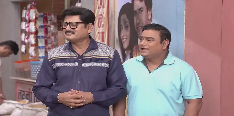 Tiwari Is Shocked to See Vibhuti Working in the Store - Bhabi Ji Ghar Par Hai