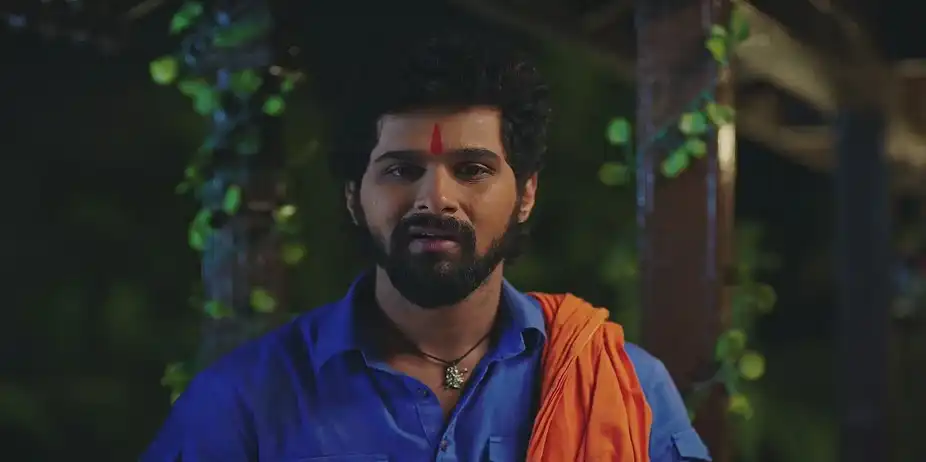 Daddy Pretends to Be Innocent in front of Surya - Lakhat Ek Amcha Dada