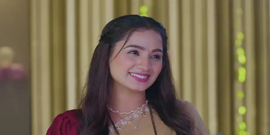 Janhavi Feels Happy to See Her Friends - Lakshmi Niwas