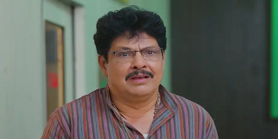 Rajalakshmi Donates Blood to Shaurya - Sandhyaraaga