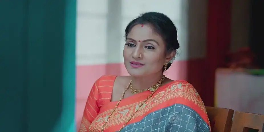 Nidhi Lies to Sharvari - Shrirasthu Shubhamasthu