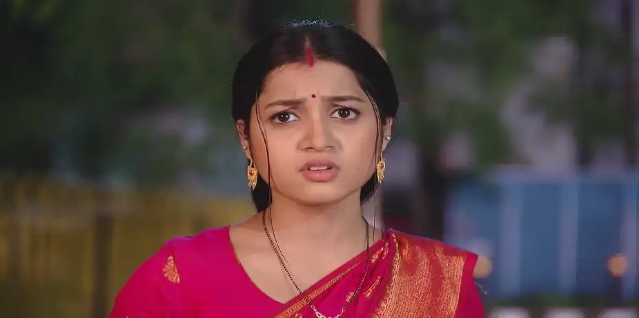Dev Chases a Goon - Sathi Sata Janmara