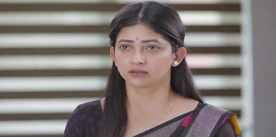 Bharathi Stays in Mithra's House - Idhayam