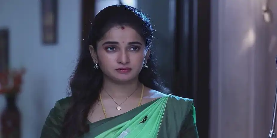 Thulasi Accepts the Keys - Mounam Pesiyadhe