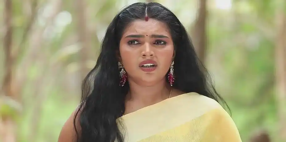 Bommi's Spirit Possess Savitri - Ninaithale Innikkum