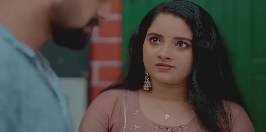 Veena's Assurance to Jeevan | Madhura Nombara Kaattu