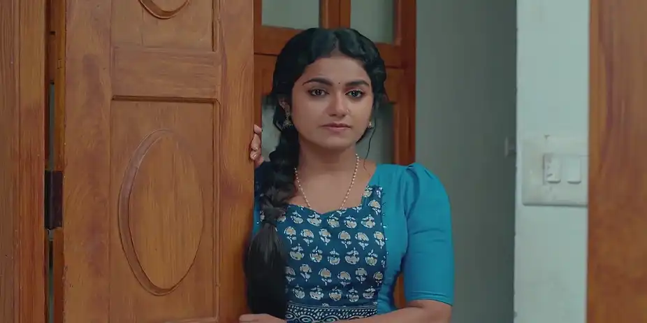 Radhika Gets Food for Varun - Snehapoorvam Shyama