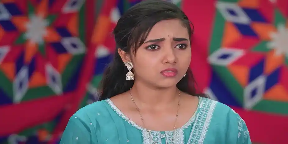 Raja Dispels the Villagers' Fear - Karthigai Deepam