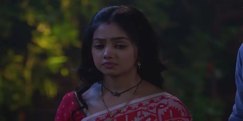 Consuming Paramanno, Rohit and Phulki Faint - Phulki