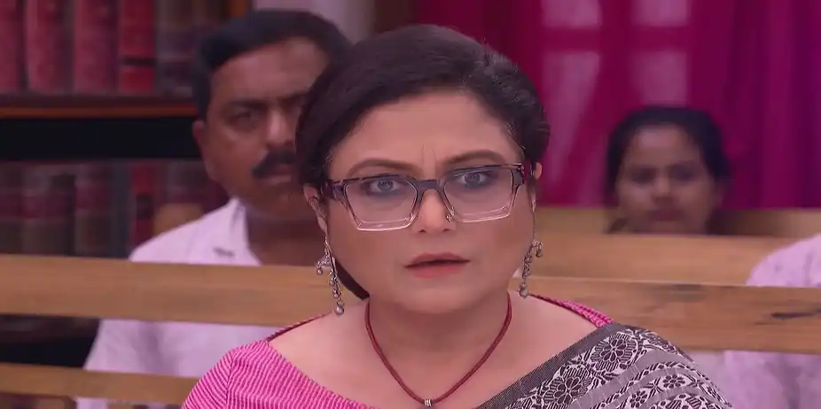 Jagadhatri Accuses Divya - Jagadhatri