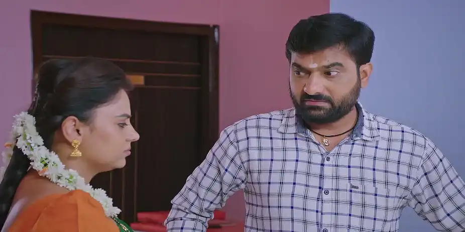 Lalita Boosts Venky's Morale - Lakshmi Nivasa