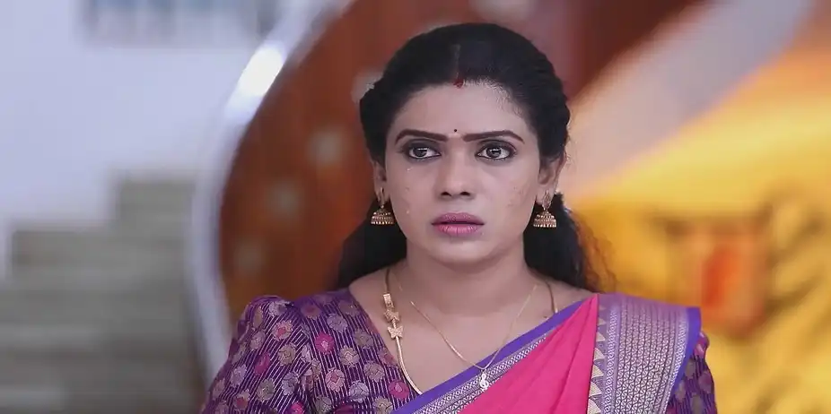 Padmavathi Takes a Decision - Mounam Pesiyadhe