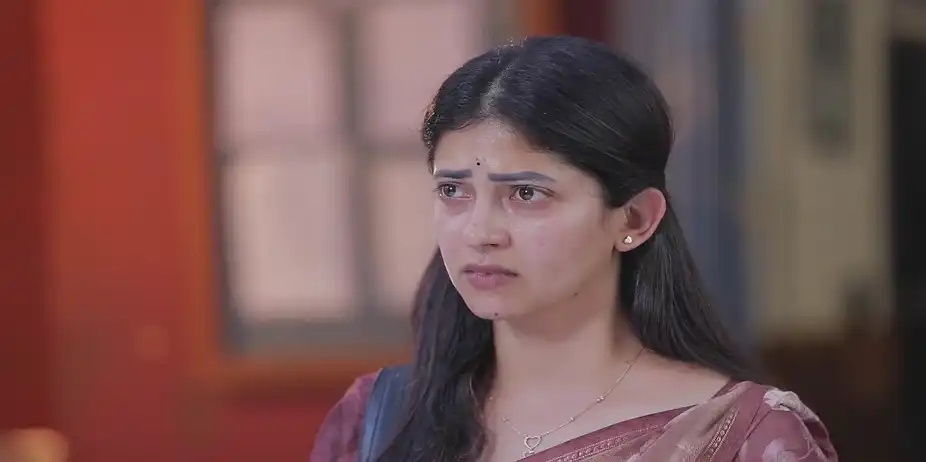 Bharathi Faces a Dilemma - Idhayam