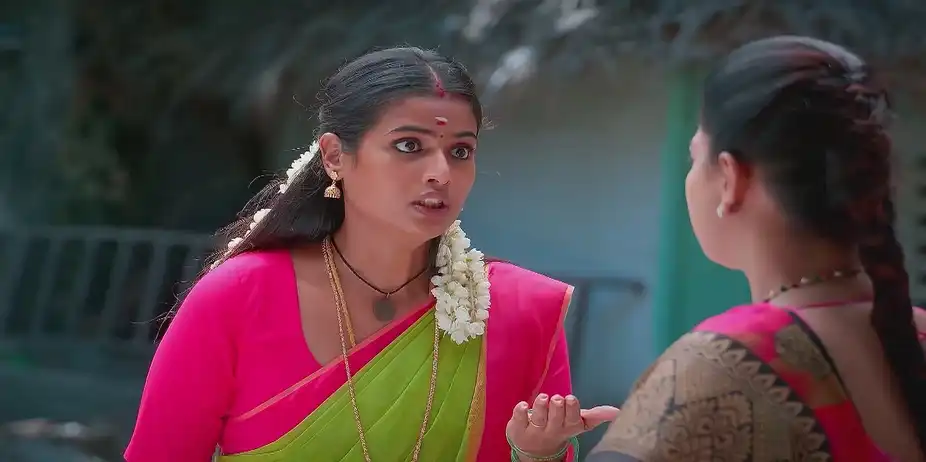 Viji Scolds her Mother - Veera