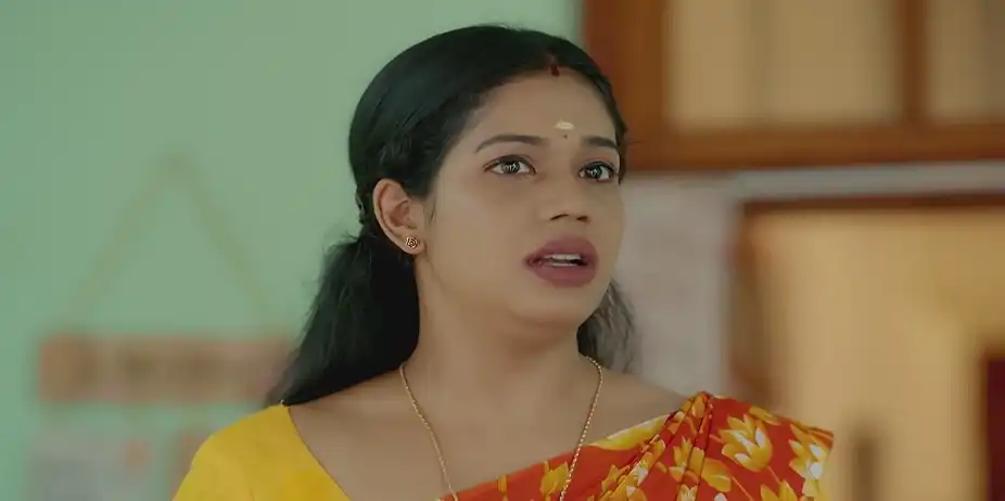 Chandrika Tells Vandana about the Rickshaw - Manathe Kottaram