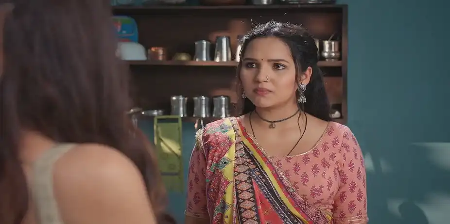Megha Comes to Take Vasudha to Chauhan House - Vasudha