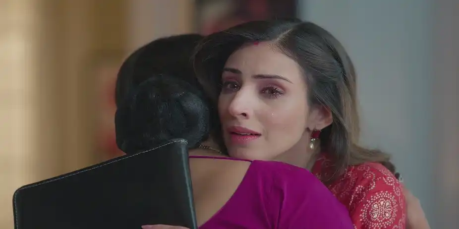 Sayli Asks Riddhi for Divorce Papers - Jamai No. 1