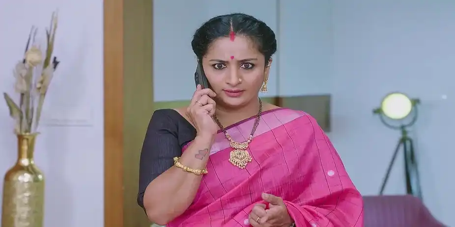Vijaya Gets Annoyed by Srivalli's Call - Shravani Subramanya