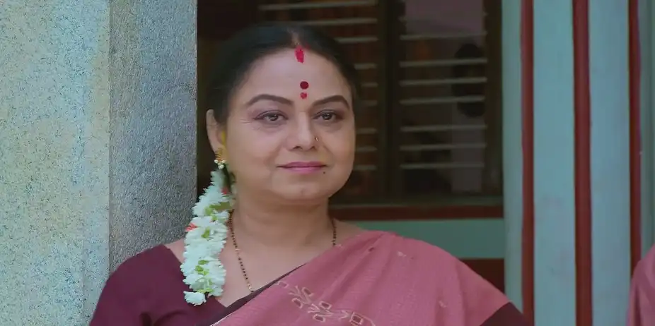 Chirag and Deepa's Photoshoot Makes Roopa Jealous - Brahmagantu