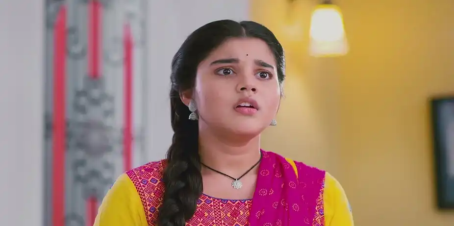 Ayushman Instructs Kusum to Honour the Guests - Kusum