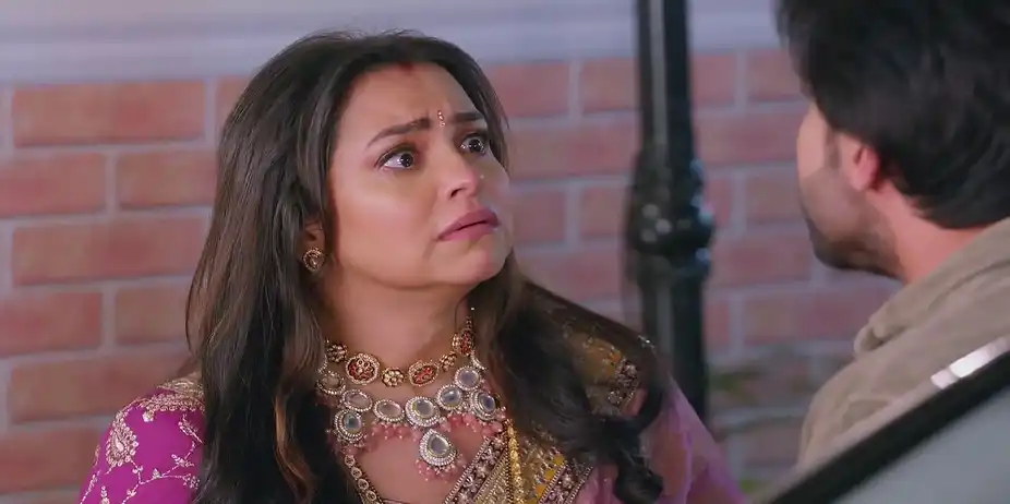 Payal Meets a Contract Killer - Kumkum Bhagya