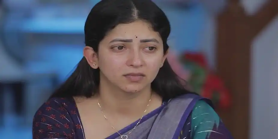 Lakshmi Scolds Adithya - Idhayam