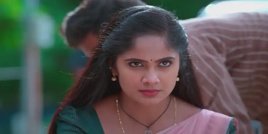 Ayali Teaches Goons a Lesson - Ayali