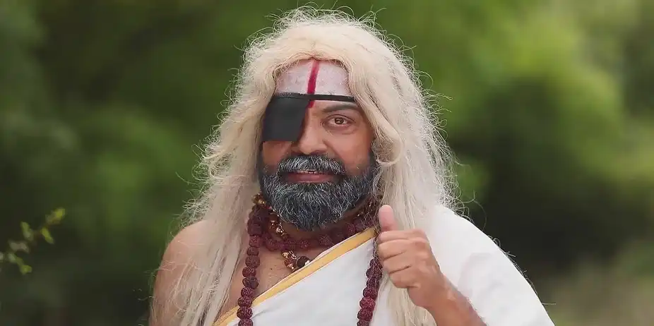 Valaramathi Teases Rani - Ninaithale Innikkum