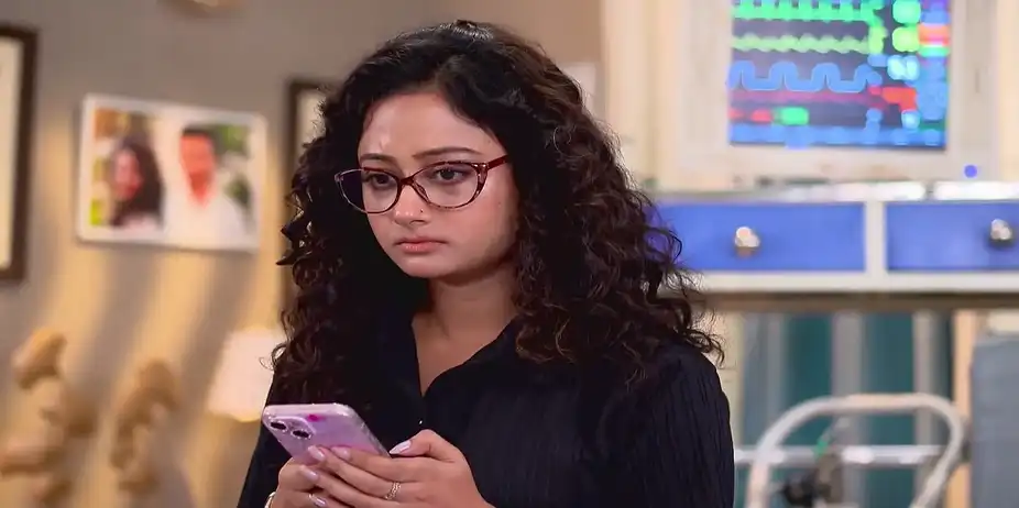 Meera Feels Ignored by Arya - Chirodini Tumi Je Amar