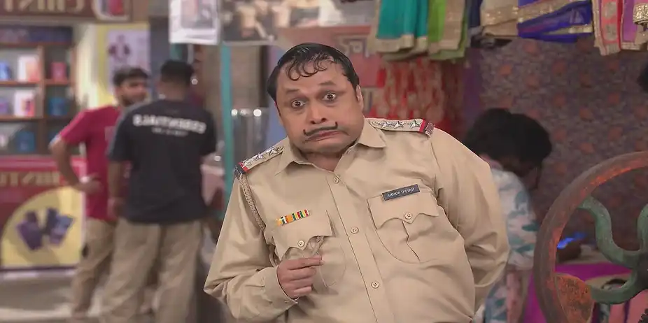Happu and Manohar Come Across a Dangerous Man - Happu Ki Ultan Paltan
