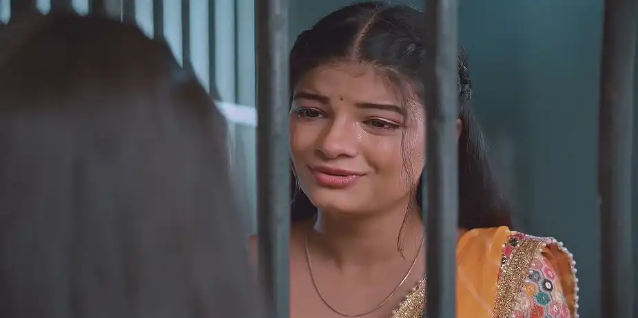 Rachna Comes to the Police Station to Meet Saru - Saru