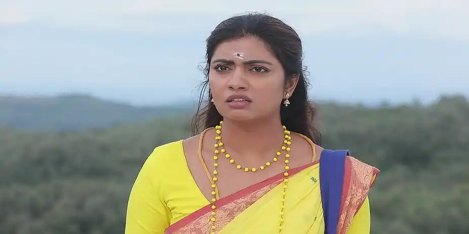 Durga Tries to Save a Woman - Maari