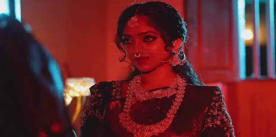 Vedan Praises Samyuktha - Ninaithale Innikkum