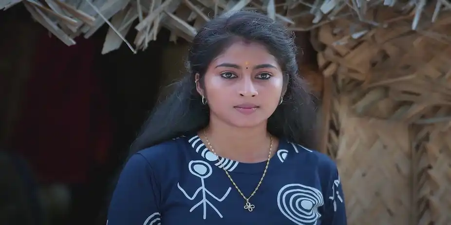 Veera Seeks Kanmani's Help